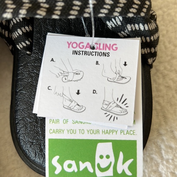 Sanuk sandals - Picture 2 of 4